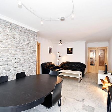 Apartamento De La Croix Apartment Фуeнхирола Екстериор снимка