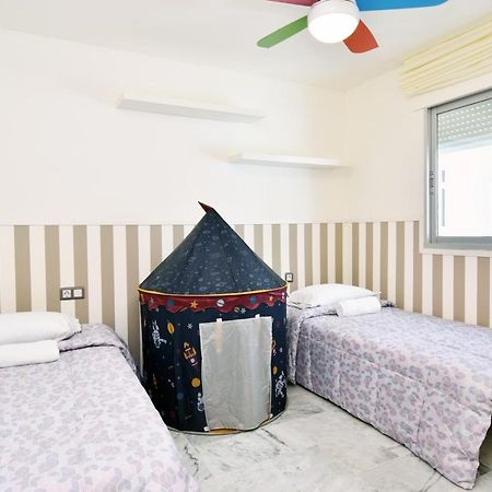Apartamento De La Croix Apartment Фуeнхирола Екстериор снимка