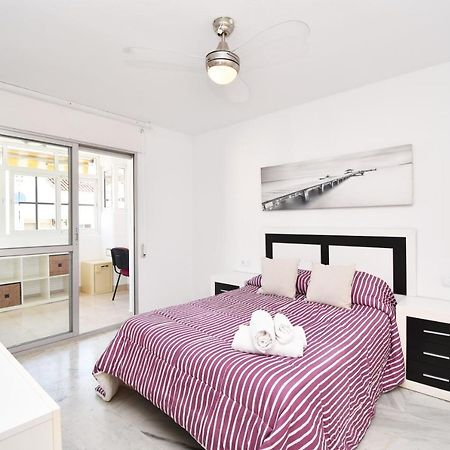 Apartamento De La Croix Apartment Фуeнхирола Екстериор снимка