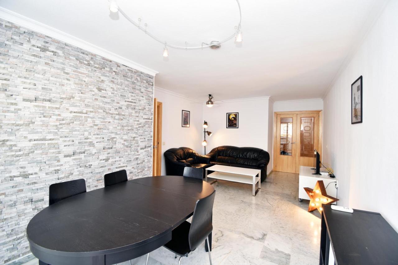 Apartamento De La Croix Apartment Фуeнхирола Екстериор снимка