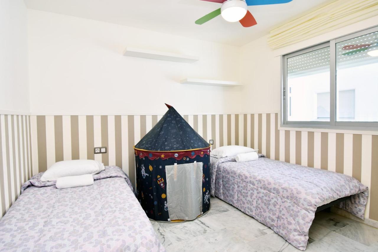 Apartamento De La Croix Apartment Фуeнхирола Екстериор снимка