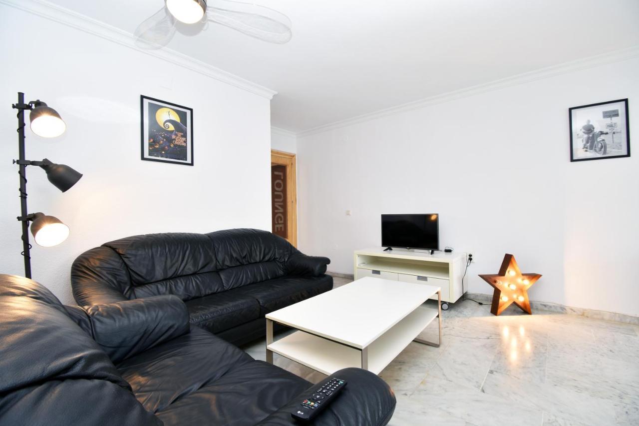 Apartamento De La Croix Apartment Фуeнхирола Екстериор снимка