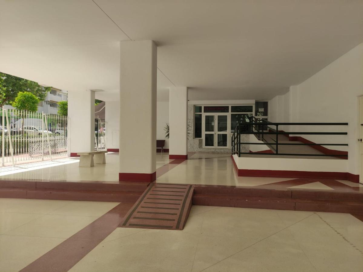 Apartamento De La Croix Apartment Фуeнхирола Екстериор снимка